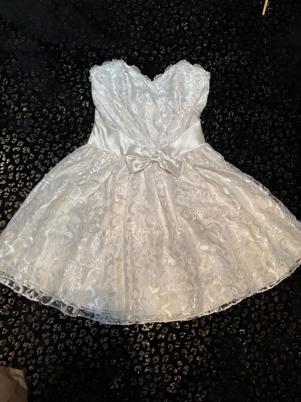 Vintage ZumZum Strapless Wedding/Prom Lace White Dress with Satin Bow